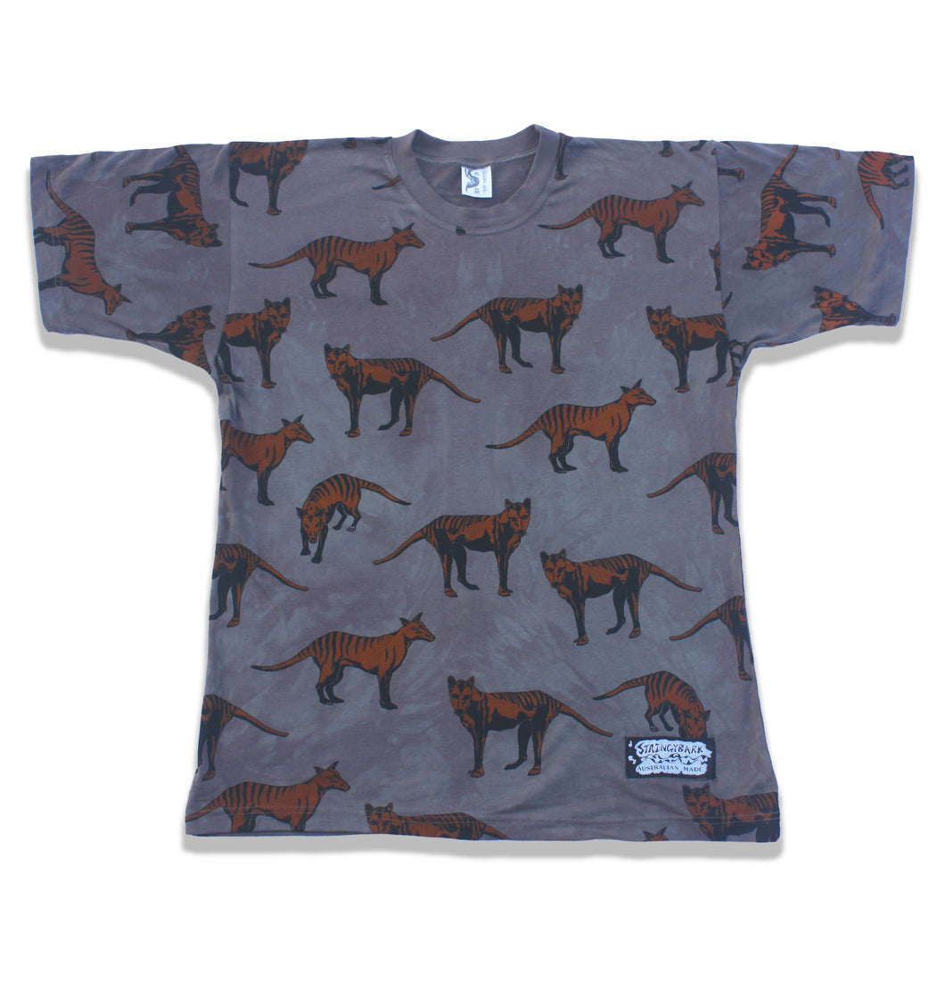 THYLACINE UNISEX T-SHIRT in crepuscular grey